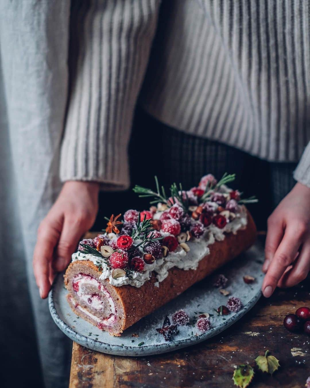 Our Food Storiesさんのインスタグラム写真 - (Our Food StoriesInstagram)「Werbung|Advertisement We teamed up with @galbani_de to create this delicious gluten-free christmas swiss roll 🎄❤. If you love mascarpone as much as we do and want to win 1000 Euro you can take part in the #galbanimascarponechallenge - all you have to do is post your favorite dessert with Galbani Mascarpone under this hashtag or send your favorite recipe picture via email. The conditions of participation you find @galbani_de. Good luck guys. And of course we want to share our favorite recipe with you too - Nora made this wonderful gluten-free hazelnut christmas swiss roll with lingonberry jam, mascarpone cream, sugared cranberries and rosemary, you can find the recipe in the comments 🤗🌟  ____ #galbani #swissroll #christmasrecipe #christmasbaking #biskuitrolle #christmasdecor #glutenfri #glutenfrei #glutenfreerecipes #glutenfreechristmas #germanfoodblogger #foodstylist #foodphotographer #onthetable #gatheringslikethese #momentslikethese #bakinglove」12月4日 1時19分 - _foodstories_