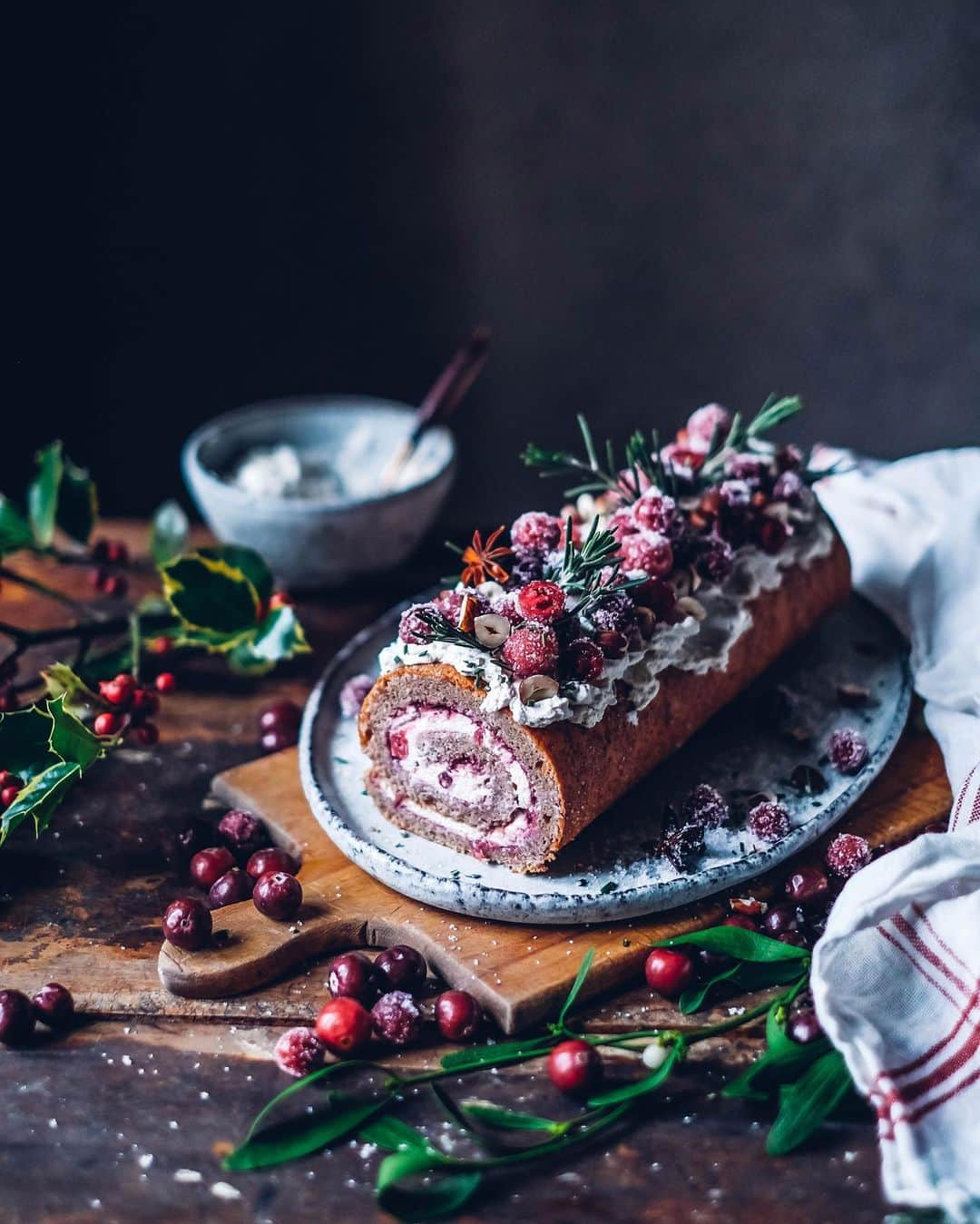 Our Food Storiesさんのインスタグラム写真 - (Our Food StoriesInstagram)「Werbung|Advertisement We teamed up with @galbani_de to create this delicious gluten-free christmas swiss roll 🎄❤. If you love mascarpone as much as we do and want to win 1000 Euro you can take part in the #galbanimascarponechallenge - all you have to do is post your favorite dessert with Galbani Mascarpone under this hashtag or send your favorite recipe picture via email. The conditions of participation you find @galbani_de. Good luck guys. And of course we want to share our favorite recipe with you too - Nora made this wonderful gluten-free hazelnut christmas swiss roll with lingonberry jam, mascarpone cream, sugared cranberries and rosemary, you can find the recipe in the comments 🤗🌟  ____ #galbani #swissroll #christmasrecipe #christmasbaking #biskuitrolle #christmasdecor #glutenfri #glutenfrei #glutenfreerecipes #glutenfreechristmas #germanfoodblogger #foodstylist #foodphotographer #onthetable #gatheringslikethese #momentslikethese #bakinglove」12月4日 1時19分 - _foodstories_