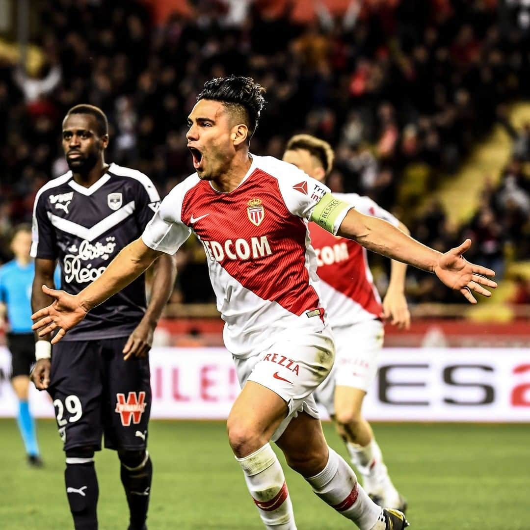 リーグ・アンさんのインスタグラム写真 - (リーグ・アンInstagram)「🤝 Face à @manchesterunited, le @psg a retrouvé @cavaniofficial21, le meilleur buteur du club en Ligue 1 Uber Eats au 21e siècle ! 🤔 Pouvez-vous citer celui de chaque équipe ayant évolué dans le championnat depuis 2000 ?  📲 RDV en story pour répondre au quiz !  Could you find all the best scorers of Ligue 1 teams since 2000 ?  #ligue1ubereats #ligue1legends」12月4日 1時30分 - ligue1ubereats