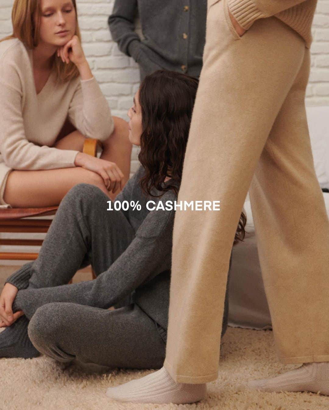 Oyshoさんのインスタグラム写真 - (OyshoInstagram)「Introducing 100% Cashmere. Premium Collection. .  Its fibres have natural elasticity, which means the garment always returns to its natural shape. It helps regulate body temperature and is breathable thanks to its capacity to absorb water vapour. . #oysho #newin #cashmere」12月4日 2時00分 - oysho