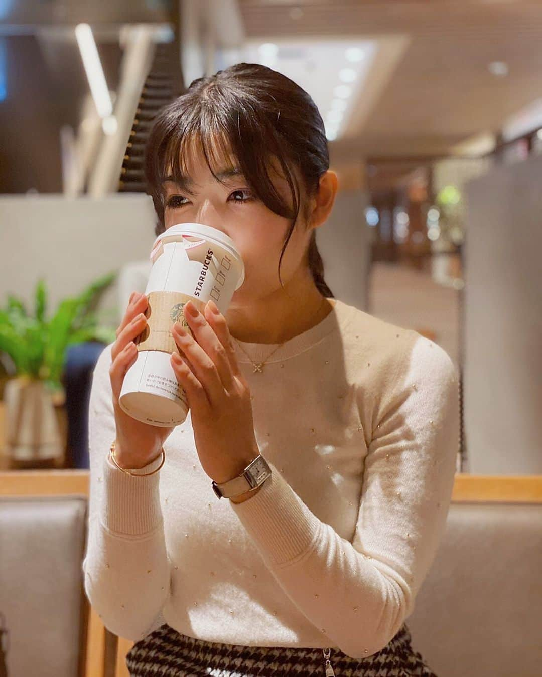 永井里菜のインスタグラム：「. . ホッ。🥰☕️💕 .」