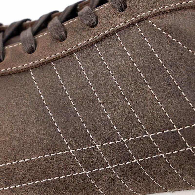 パトリックラボさんのインスタグラム写真 - (パトリックラボInstagram)「𝐏𝐀𝐌𝐈𝐑-𝐎.𝐍 パミール・オイルヌバック  「PAMIR」の素材提案モデルです。馬の鞍としても使われ「サドルレザー」と呼ばれるインポートレザーを使用。撥水性もあり機能的でありながらエイジングも楽しめます。色数を抑えることで落ち着いた雰囲気のある、大人のスニーカーに仕上げました。  #patrick_labo #patrickshoes #sneaker #sneakers #shoes #kicks #靴 #instashoes #instakicks #sneakerhead #sneakerheads #nicekicks #sneakerfreak #kickstagram #shoestagram #patrickshoes #パトリック #パトリックスニーカー #madeinjapan #french #patrickpeople #patrick #新作情報 #大人スニーカー」12月3日 17時18分 - patrick_jpn