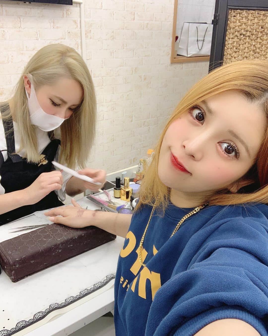 坂口杏里のインスタグラム：「18:00ごろ、 @mami_gram1211  連家つーくよ❤️❤️❤️  みんな一緒にわちゃわちゃしよ💕」