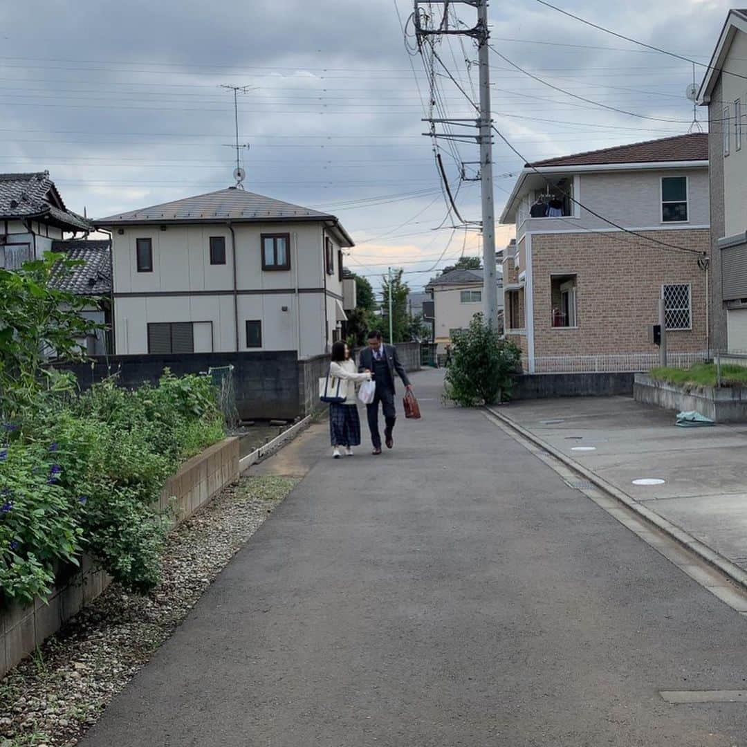 日曜劇場『危険なビーナス』【公式】さんのインスタグラム写真 - (日曜劇場『危険なビーナス』【公式】Instagram)「現場レポート　その67🐖🐖🐖 . . 謎解きも最終章😳‼️ 日曜日は第9話です‼️ . 今日は私ブーナスと こんなことになるとは思わなかった隆司さんとのお写真を🐷💕 . あの頃はよかったなぁ...って 不倫はいけないけど💦 . 見ていましたよ...私は🐽 . . 楓さんと勇磨さんも何やら怪しい関係...🥺⁉️ 疑惑の真相は日曜よる9時第9話放送です📹 . . #日曜劇場 #危険なビーナス #東野圭吾 #ブーナス #ブルーナス #ブーナスの現場レポート #妻夫木聡 #吉高由里子 #ディーンフジオカ #染谷将太 #中村アン #堀田真由 #結木滉星 #福田麻貴 #3時のヒロイン #R指定 #CreepyNuts #麻生祐未 #坂井真紀 #安蘭けい #田口浩正 #池内万作 #栗田芳宏 #栗原英雄 #斉藤由貴 #戸田恵子 #小日向文世」12月3日 17時45分 - kikenna_venus_tbs