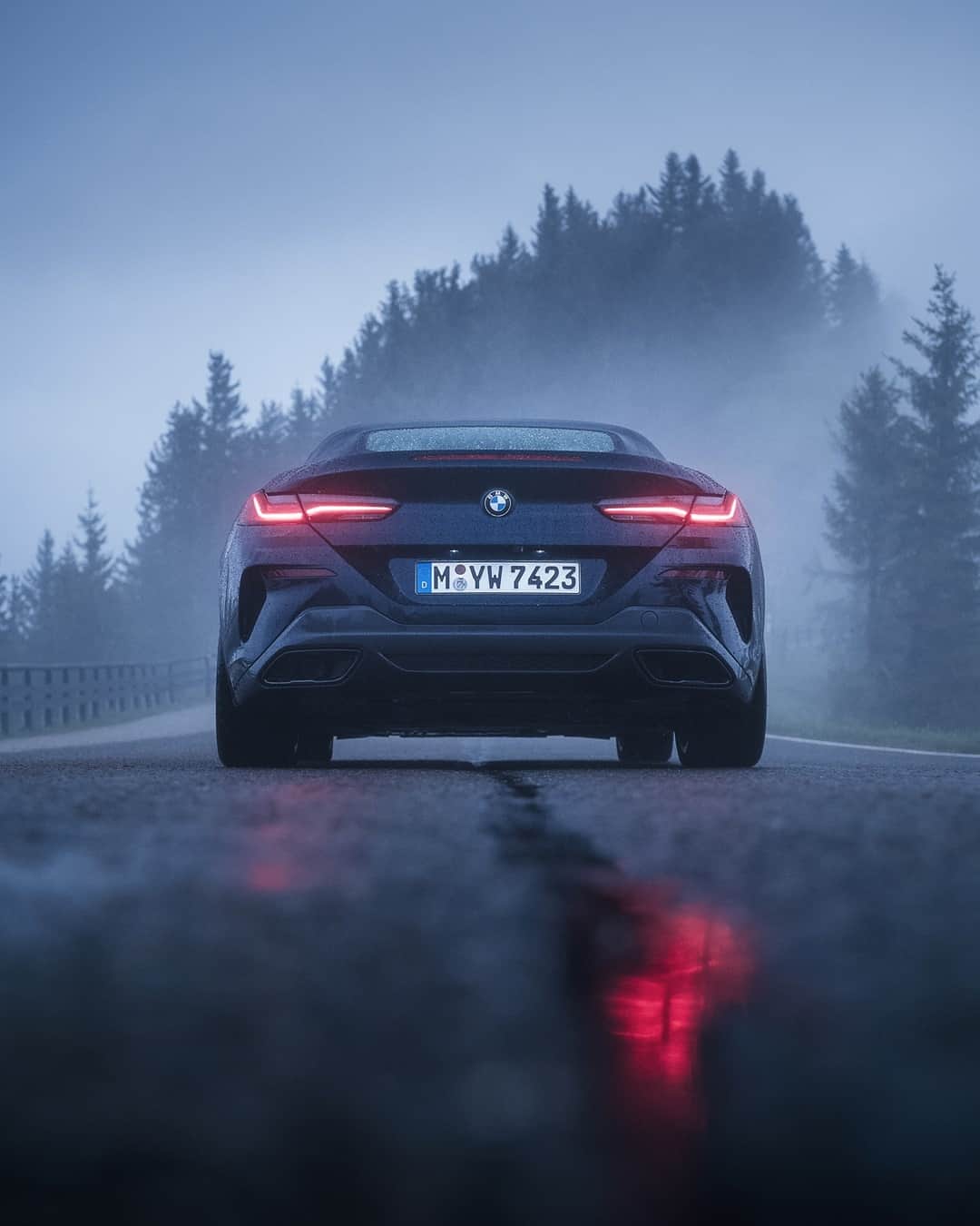 BMWのインスタグラム：「Who knows, even Dracula might show up later. The BMW 8 Series Convertible. #THE8 #BMW #8Series @daniel_koehalmi @samoetiker」