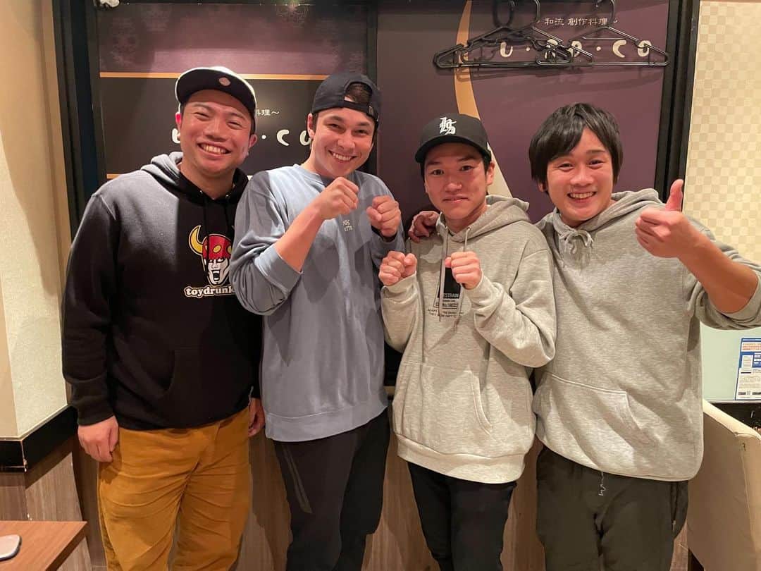 あれ慎之助のインスタグラム：「さかとも達者でね👋 #さかともお別れ会 #小田原urocoさんが開いてくれました #ありがとうございます #芸人は辞めないけど愛媛で修行 #マーティン #ガタ岡 #安樂 #小田原 #uroco」