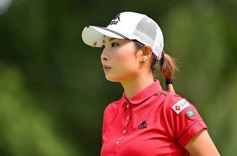 鶴岡果恋のインスタグラム：「. 増枠 Final QTが終わり 四位でフィニッシュしました。  明日からオフの期間に突入します。 欠点、長所、課題、目標、やる気 をはっきりとさせて、地道にコツコツと 来年度に向けて再調整です。  今年も沢山の応援とサポート 沢山の関係者の方々に感謝しています。  #JLPGA」