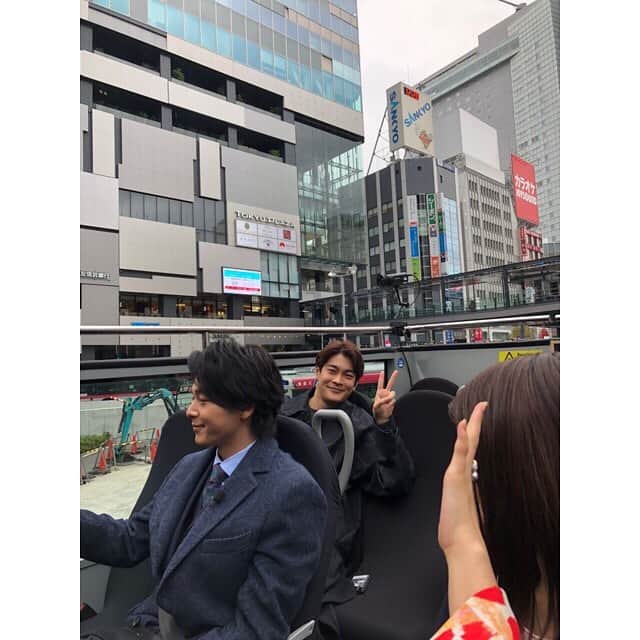 井之脇海さんのインスタグラム写真 - (井之脇海Instagram)「映画「サイレント・トーキョー」がいよいよ明日から公開になります。  明日の初日舞台挨拶は、全国同時生中継もありますので、ぜひ劇場で見てください！  写真は石田ゆり子さんが撮ってくださった渋谷ジャックの時のもの📸寒かったけど、楽しかったです。  #佐藤浩市 さん #石田ゆり子 さん #西島秀俊 さん #中村倫也 さん #広瀬アリス さん #勝地涼 さん #サイレントトーキョー」12月3日 18時26分 - kai_inowaki