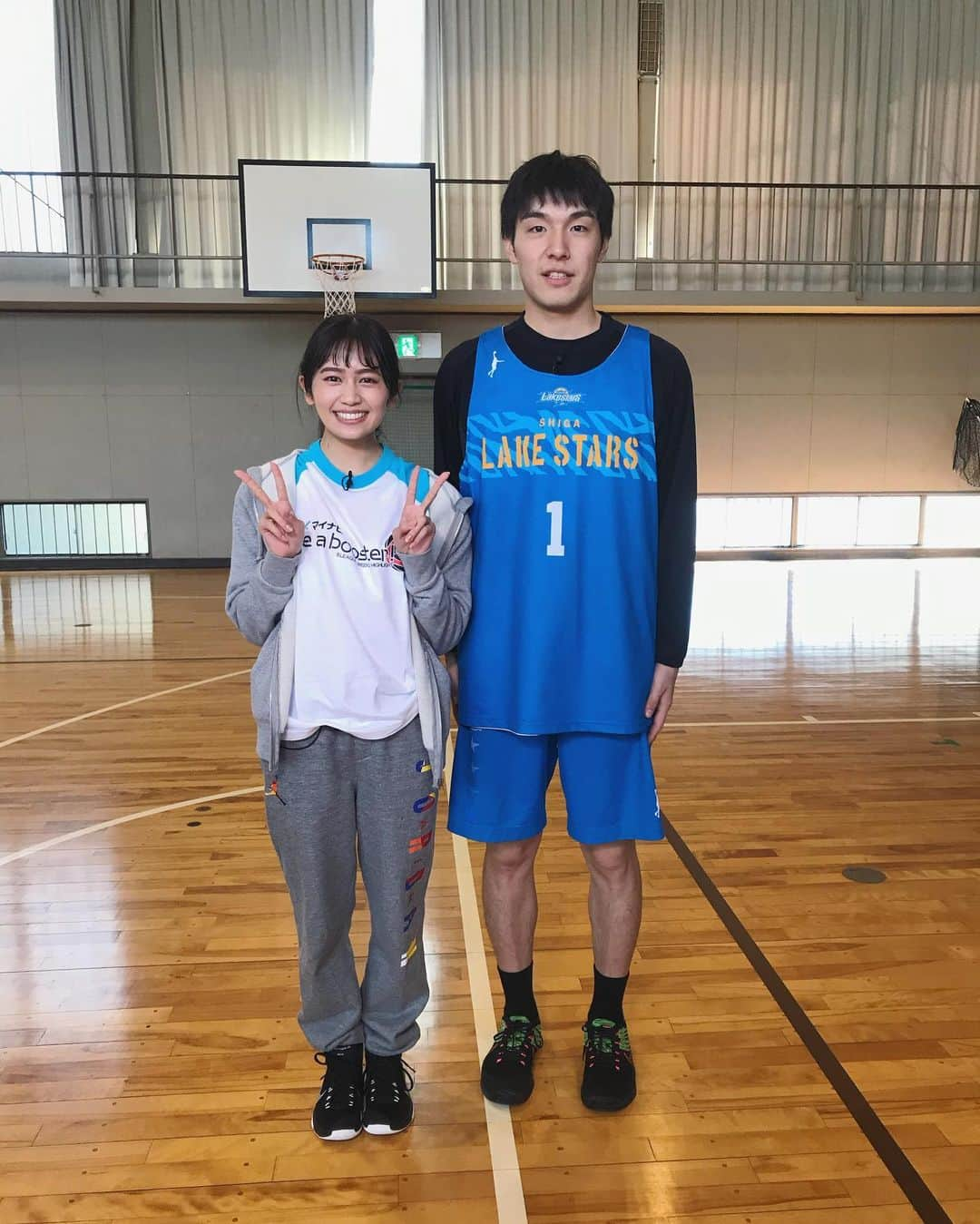 浅野杏奈さんのインスタグラム写真 - (浅野杏奈Instagram)「滋賀レイクスターズの村上駿斗選手🏀﻿ 昨日の試合、勝利おめでとうございます✨﻿ ﻿ 村上選手インタビュー風景は﻿ 本日22:00〜BS11﻿ 「マイナビ Be a booster! 」﻿ にて放送です！！﻿ ﻿ #bs11bab #Bリーグ #バスケットボール ﻿ #バスケ　#滋賀レイクスターズ」12月3日 18時29分 - this.is.anna_box