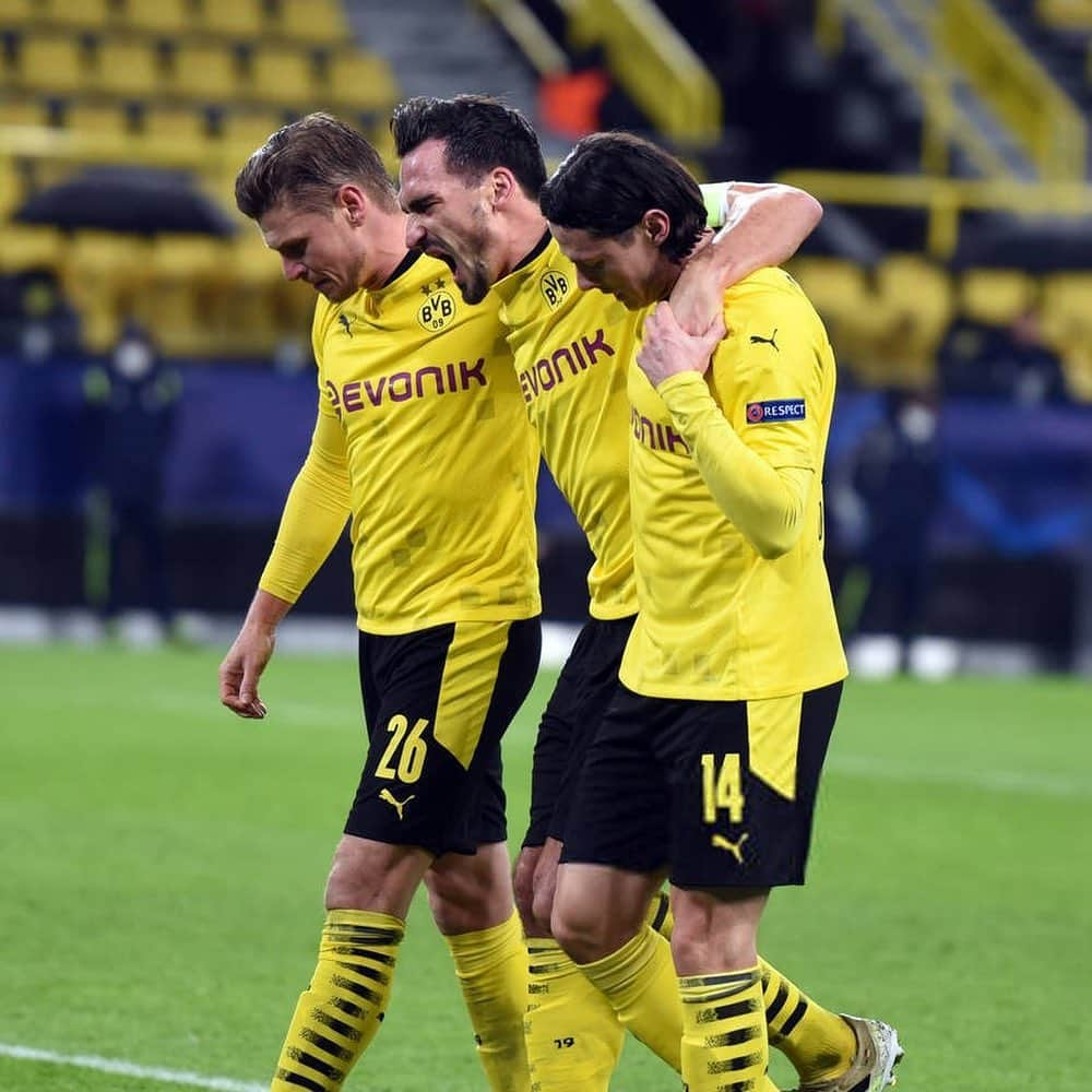 ニコ・シュルツのインスタグラム：「We stuck together and got the result. Get well soon @aussenrist15! #BVB」