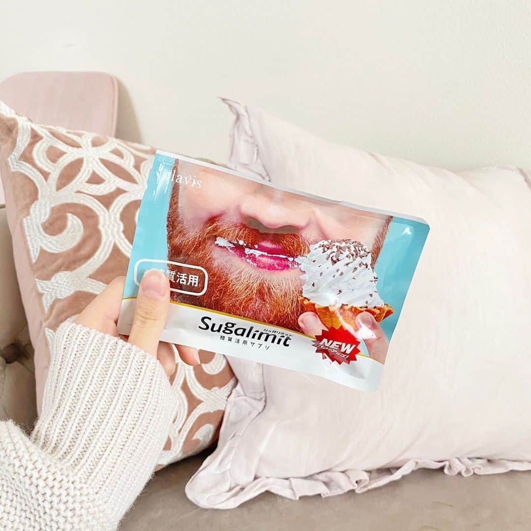 sugalimit (シュガリミット)のインスタグラム：「冬にダイエットを始めるもう一つのメリット…💡 それは薄着になり始める時期に体型作りが完成するから✨  ダイエットは３か月かけて成功させると言われています😌（⚠️もちろん個人差はあります！） 逆算すると…今から始めたとしてダイエットが完了するのは３月頃🌸 ちょうど冬用アウターから春用アウターに移行し始める時期じゃないですか😲❓  自分の #理想の体型 で春を迎えて、たくさんオシャレを楽しみましょう🐶💕 今年はお出掛け我慢した分、来年の暖かい季節には色んなところに遊びに行きたいですね🌟  シュガリミットの詳細について気になることがあれば気軽にコメントください😌  商品購入はプロフィールのURLから可能です💫   #シュガリミット #ダイエットサポートサプリ #ボディメイク #ボディメイク中 #満腹感 #痩せたいけど食べたい #ダイエット部 #自粛太り #美ボディ #冬太り #冬太り解消」