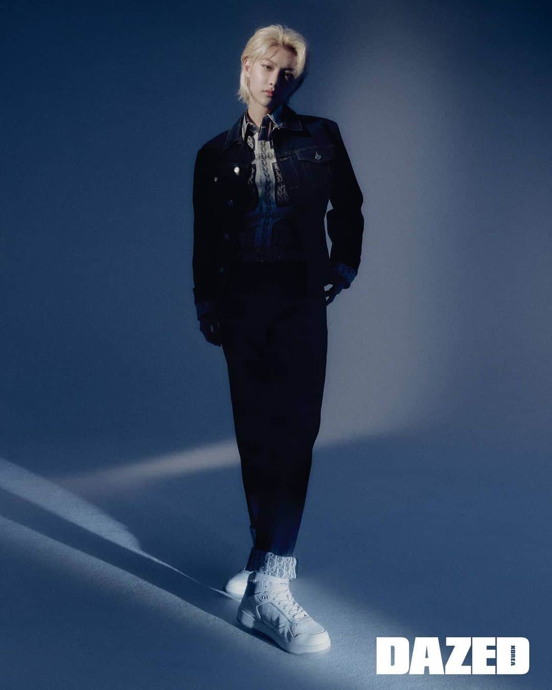 Stray Kidsさんのインスタグラム写真 - (Stray KidsInstagram)「Dior X Dazed X Straykids 😊🙏🏻💙🤍  It was fun and such a memorable moment working with Dior and Dazed! ^^  진심으로 즐거웠던 순간입니다! 기억에 많이 남습니다~~ 영광이고요 감사합니다!   #광고 #DiorB27 #Dior @Dior @MrKimjones #dazedkorea @dazedkorea  #straykids #stay #felix #sunshine #hyunjin」12月3日 18時42分 - realstraykids