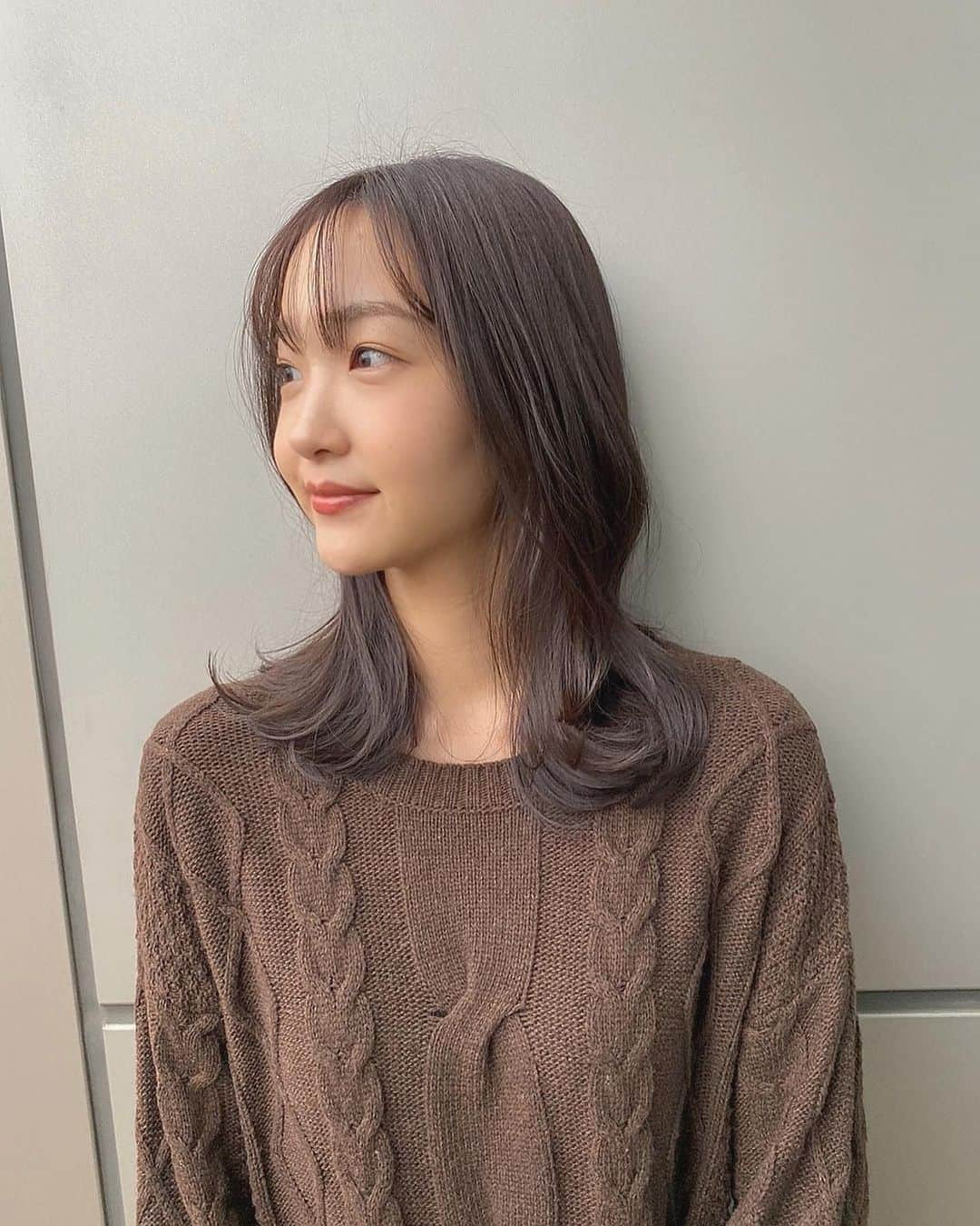 明星あゆみさんのインスタグラム写真 - (明星あゆみInstagram)「🐿🐿🐿 . Hair maintenance  赤み抑えてもらったよ〜！ stylist @taisukekarikita  . . . #ヘアメンテナンス #ヘアカット#ヘアカラー #ミディアムヘア #Hairmaintenance #hairstyle #hair #haircut #haircolor」12月3日 18時52分 - ayumi_myojo