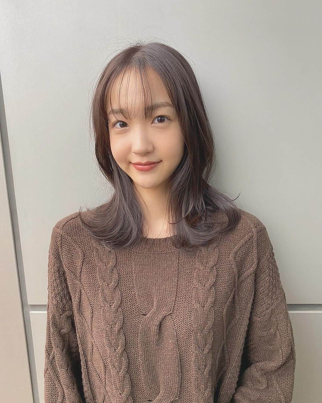 明星あゆみさんのインスタグラム写真 - (明星あゆみInstagram)「🐿🐿🐿 . Hair maintenance  赤み抑えてもらったよ〜！ stylist @taisukekarikita  . . . #ヘアメンテナンス #ヘアカット#ヘアカラー #ミディアムヘア #Hairmaintenance #hairstyle #hair #haircut #haircolor」12月3日 18時52分 - ayumi_myojo