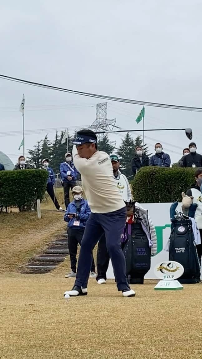 のインスタグラム：「1st Round 注目のティショット２つ目は、本日の1st Round を首位で終えた池田勇太選手、そし出水田大二郎選手、佐藤大平選手の組。#golf #golfer #golftour #池田勇太 #出水田大二郎 #佐藤大平 #shooting #cool #winter #goodmorning #今日のコーデ #game #ゴルフ日本シリーズjtカップ #東京よみうりカントリークラブ」