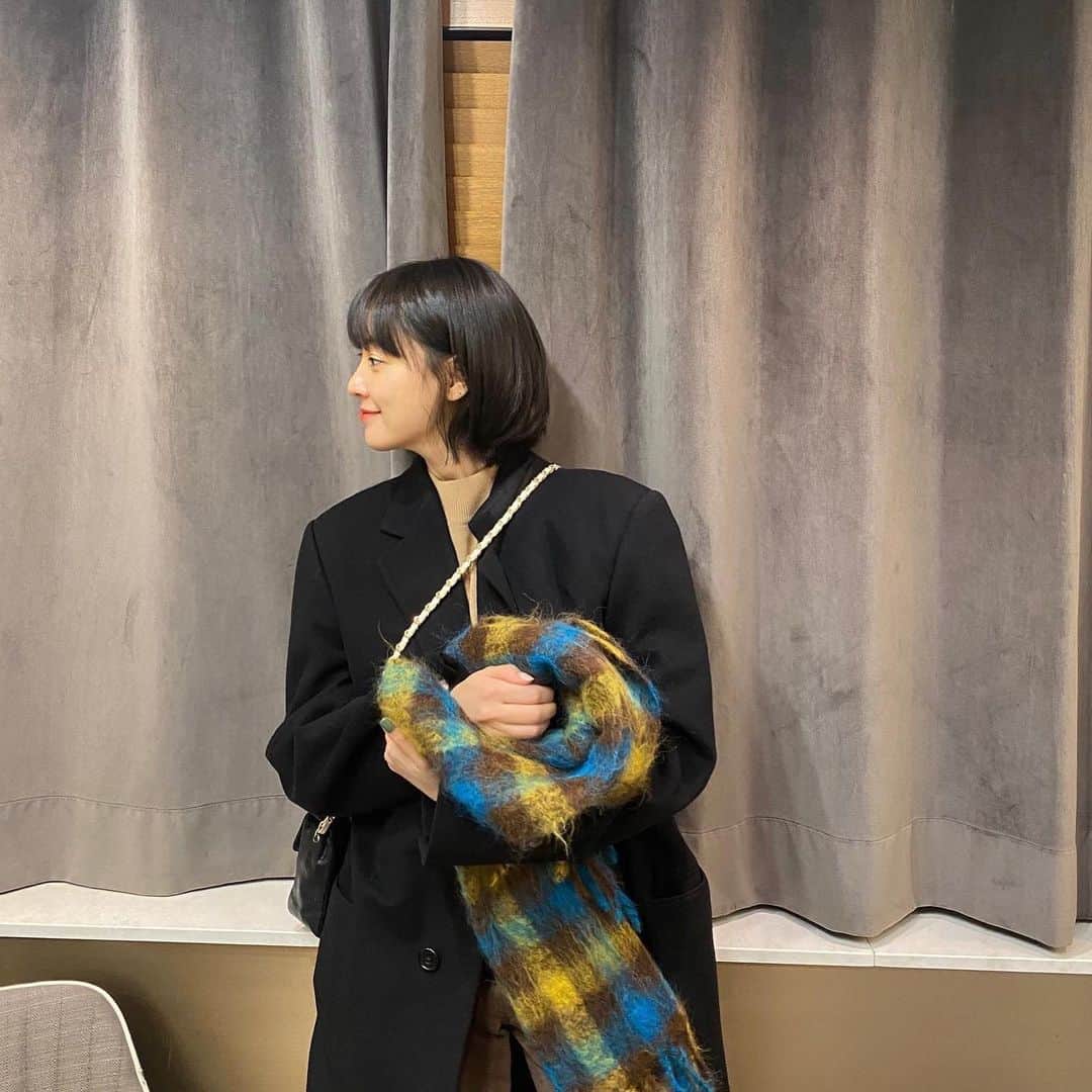 ジュヨン さんのインスタグラム写真 - (ジュヨン Instagram)「변신 🤍💛  우핫 🤪😁」12月3日 18時59分 - jupppal