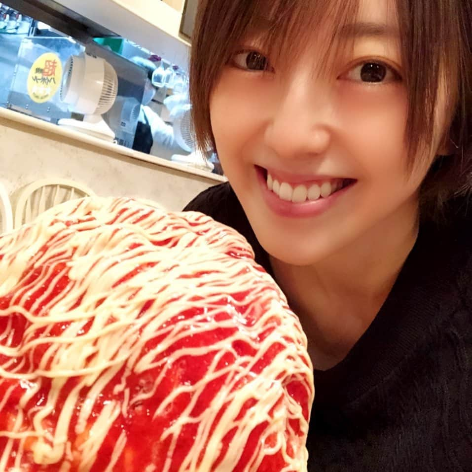 沢井美優さんのインスタグラム写真 - (沢井美優Instagram)「こちらはいちご🍓﻿ 昨日のはメロンですよん🍈﻿ ﻿ ﻿ #沢井はかき氷でできています ﻿ #沢井はかき氷です #🍧#氷女 ﻿ ﻿ ﻿ #ゆきとなつ さん﻿ ﻿ #かき氷 #かき氷大好き #かきごーらー ﻿ #かき氷部 #かき氷巡り #かき氷マニア﻿ #shavedice #sweets #love #yummy﻿ #かき氷は人を幸せにする #🧡﻿ #甘いものは人を幸せにする﻿ ﻿ #笑顔溢れる毎日を ﻿ #あなたも #わたしも ﻿ #明日もきっと素敵な一日 ﻿ ﻿ #寒くなってきた #冬到来 #☃️﻿ #マイペース #かき氷ライフ ﻿ #本当は #毎日 #食べたい」12月3日 19時10分 - sawai_miyuu