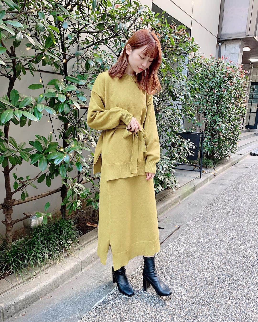 木村ミサのインスタグラム：「🍋🍋🍋﻿ ﻿ この日のお洋服は﻿ ライムカラーのセットアップ🍋﻿ リボンのおかげで156センチでも﻿ シュッとみえるのうれしい。﻿ ﻿ #outfit ﻿ @fifth_store ﻿ ﻿ ﻿ #fifth #フィフス #fifthtl #マルチウェイリボンベルト付ニットアップ #code #冬コーデ #ootd ﻿ ﻿」