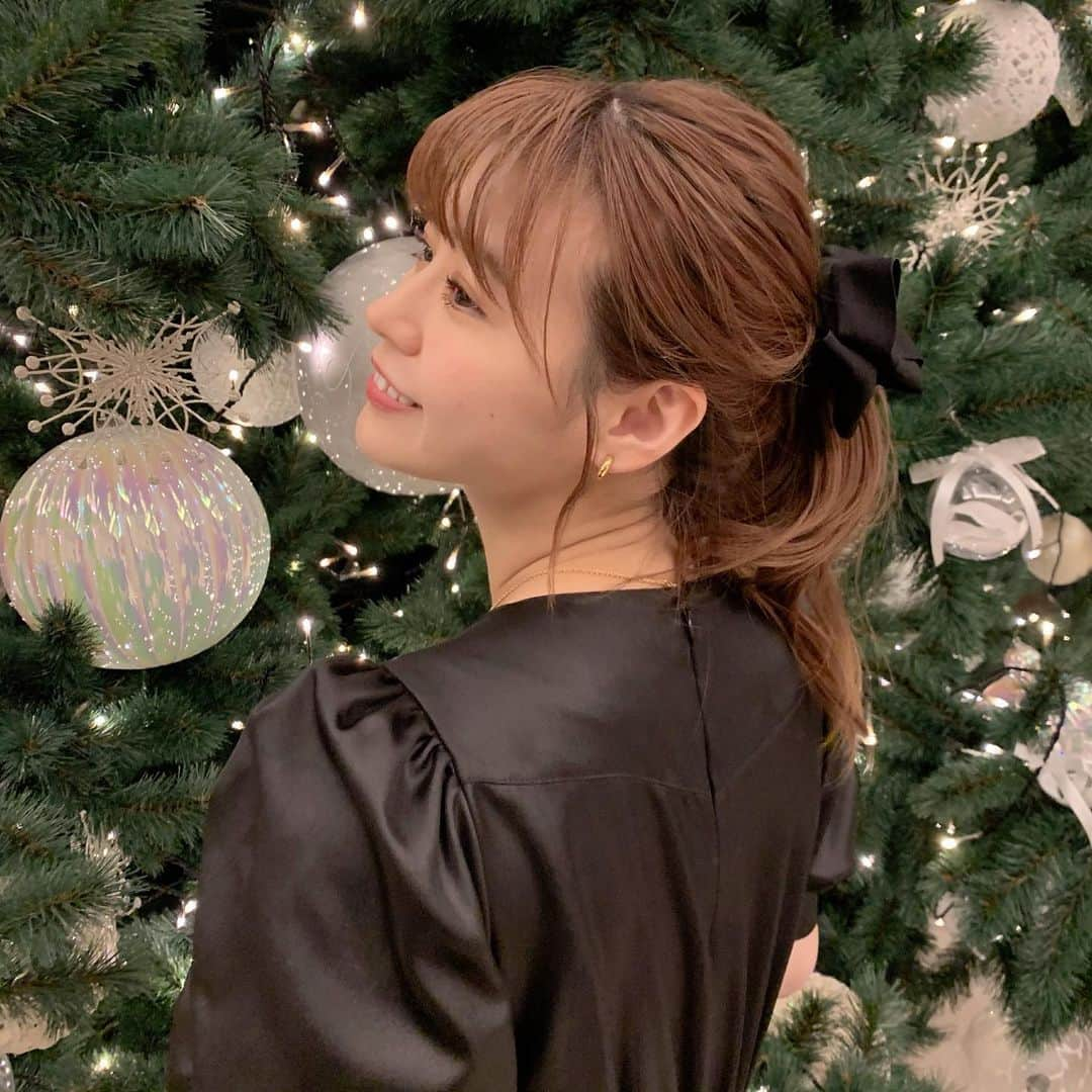 井口綾子さんのインスタグラム写真 - (井口綾子Instagram)「クリスマスツリーみるとなんとなくわくわくする🎄🖤」12月3日 19時16分 - ayako_inokuchi