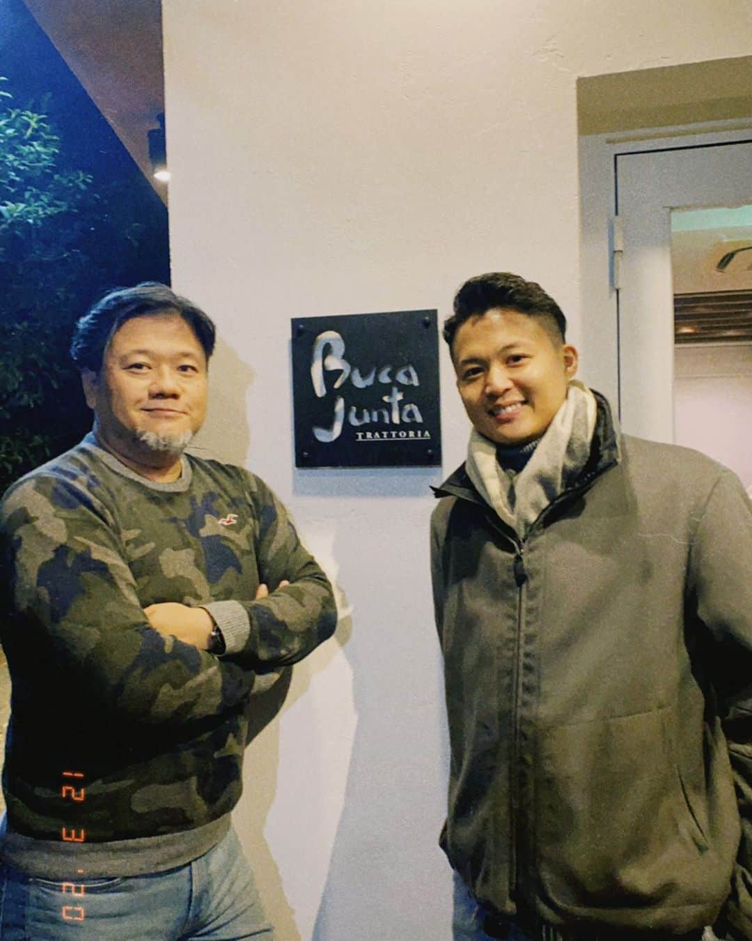 花田優一のインスタグラム：「、 淳太の新しい店 近くにロケハンに行ったので オープン前に顔出してきた！  帰ってきた世界一ボロネーゼ  キッチンに 小山さんもいて安心したー嬉しかったー  みなさん是非行ってくださいませ でも僕の席端っこに一つだけ開けといてください🙇‍♂️  僕のインスタ出てくるのほぼじゅんた そう、友達いない。淳太ありがとう。  @juntaishikawa   #bucajunta #熊野神社」