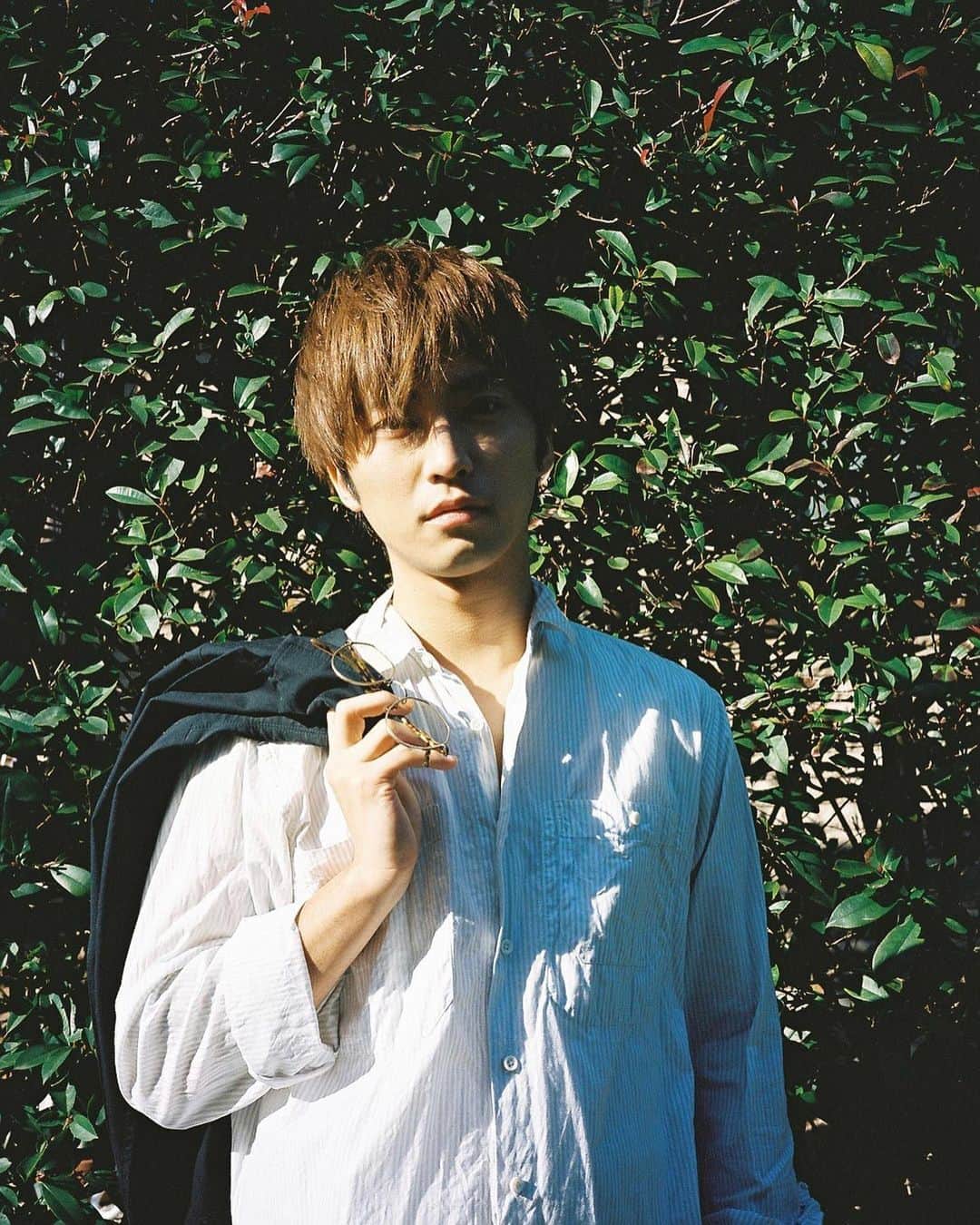 品川翔のインスタグラム：「シンプル  #instagood#actor#俳優#hair#style#l4l#f4f #followme #fashion #model #ootd #instafashion#メンズファッション #コーデ#ナチュラルヘア#服」
