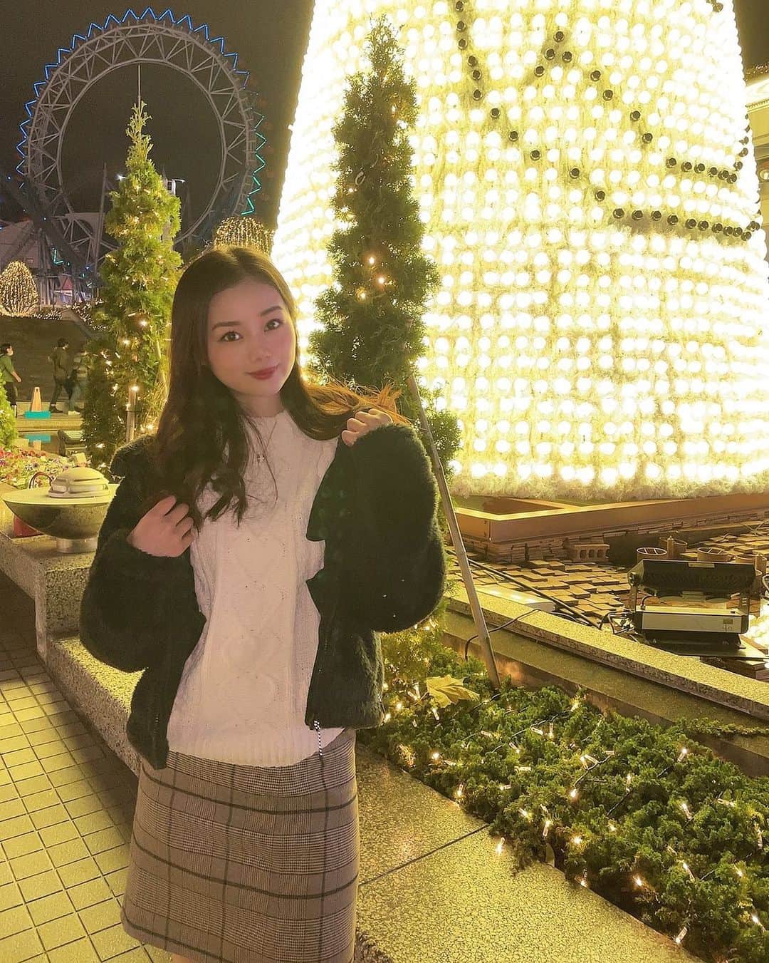 長野じゅりあのインスタグラム：「・ ・ 今年初イルミ💓 ・ やっぱイルミネーションは綺麗だなぁ🙈🧑‍🎄💓 ・ #イルミネーション　#東京　#ピカピカ　#インスタばえ」