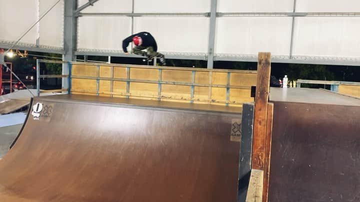 安床武士のインスタグラム：「One line at @goodskates_inc skatepark. 🎥 @haruhi_gram . @usdskates  @lzbn_official  @canamonroad_japan  @papasu1048  #usdakates #usdaeon #aron72 #rollerblading #inlineskate #rollerfreestyle #takeshiyasutoko #インラインスケート #ローラーブレード #安床武士 #LZBN」