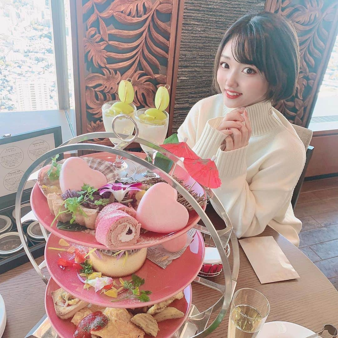 東美希さんのインスタグラム写真 - (東美希Instagram)「⏩11/6 が私の誕生日だったので ちょっと贅沢してきました😍✨ . . . #アフタヌーンティー  #gingersbeach  #池袋カフェ #カフェ巡り部 #サンシャイン60 #夜景 #インスタ映え #インスタ映えスポット #インスタ映えスイーツ #birthday」12月3日 19時49分 - amisar11