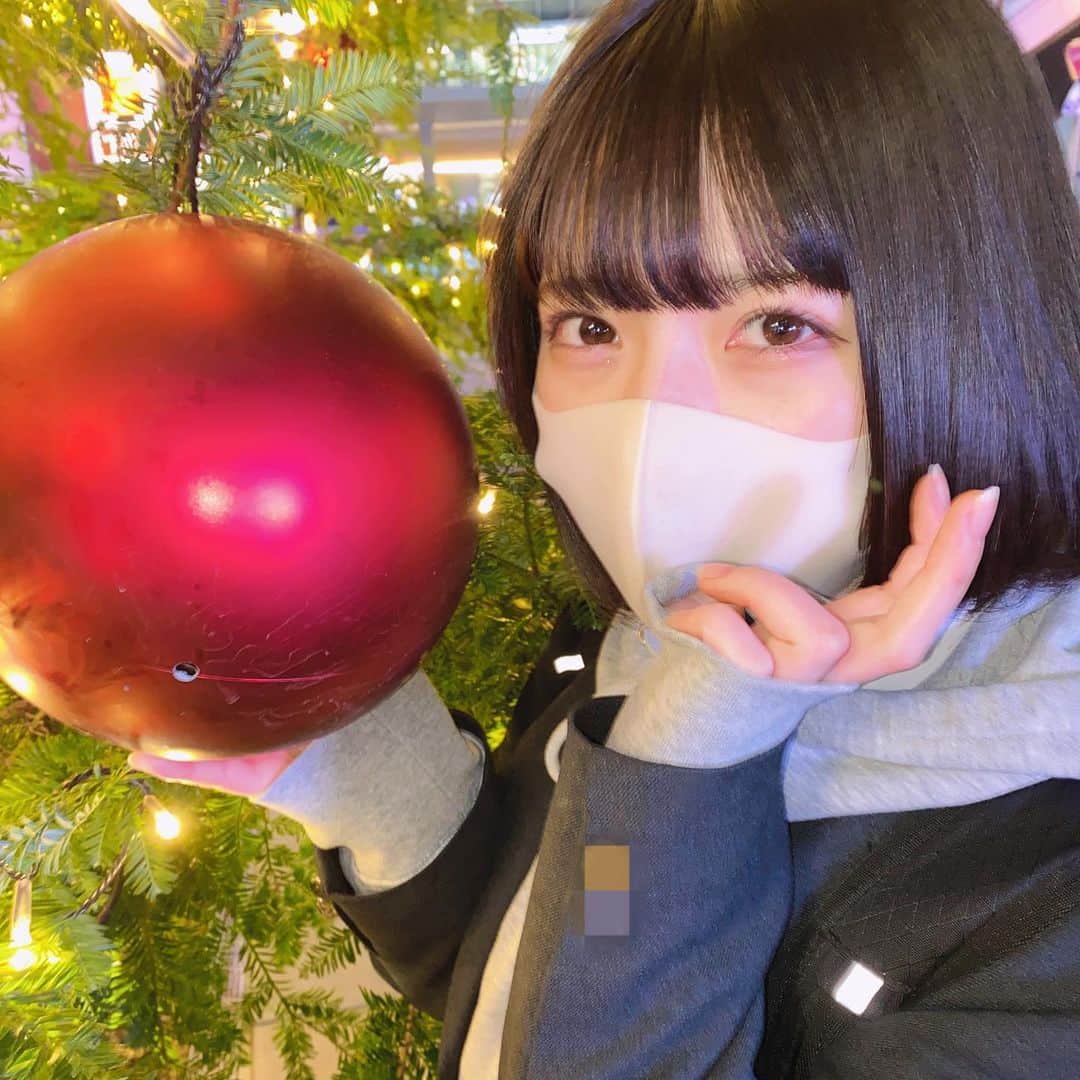 吉田芽梨奈さんのインスタグラム写真 - (吉田芽梨奈Instagram)「おっきいクリスマスツリーあった！！！」12月3日 20時05分 - teratera_merina
