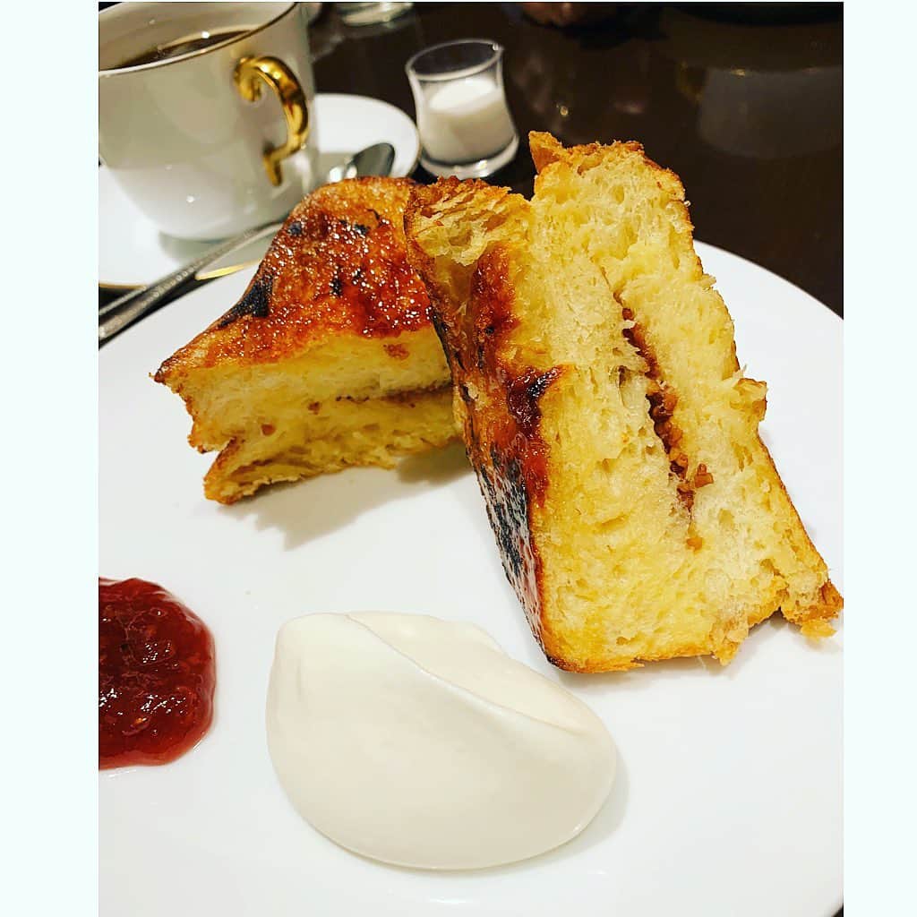 七瀬遥のインスタグラム：「カリッふわっのフレンチトースト😋🍽🍞💕 おしゃべりしながら、美味しいものを頂いて✨ 心も体も満たされる😆💖 至福の時間🌈❤️  #フレンチトースト#美味しい#至福#楽しい#幸せ#グルメ#スイーツ#sweets#delicious#good#friend#happy#love#happiness#good#smile#tokyo#japan」