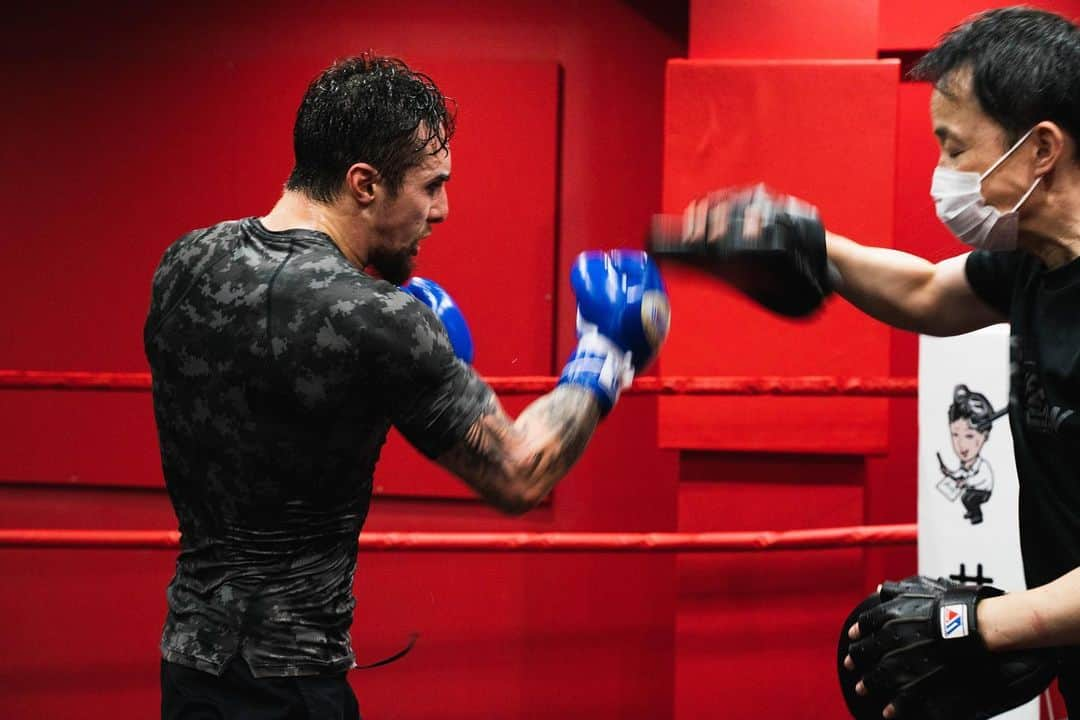 木村ミノルさんのインスタグラム写真 - (木村ミノルInstagram)「Train Hard Fight Easy 👍🔥  photographed by @ryo.sugimoto_   #training #workout #fitness #boxing #gym #photographer #camera」12月3日 20時12分 - philip_kimura