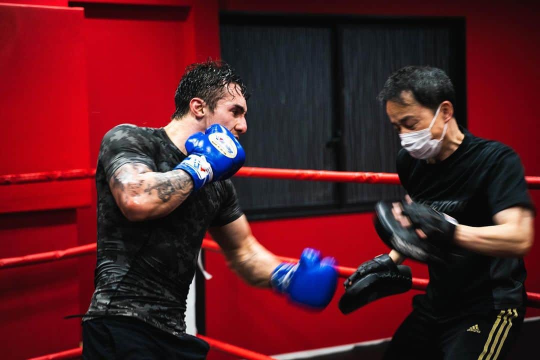 木村ミノルさんのインスタグラム写真 - (木村ミノルInstagram)「Train Hard Fight Easy 👍🔥  photographed by @ryo.sugimoto_   #training #workout #fitness #boxing #gym #photographer #camera」12月3日 20時12分 - philip_kimura