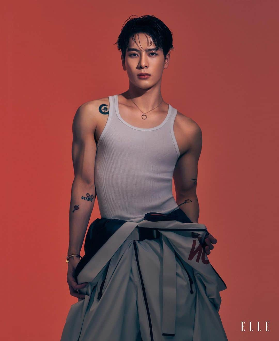 ジャクソンさんのインスタグラム写真 - (ジャクソンInstagram)「@ellesingapore  #cover #december」12月3日 20時16分 - jacksonwang852g7