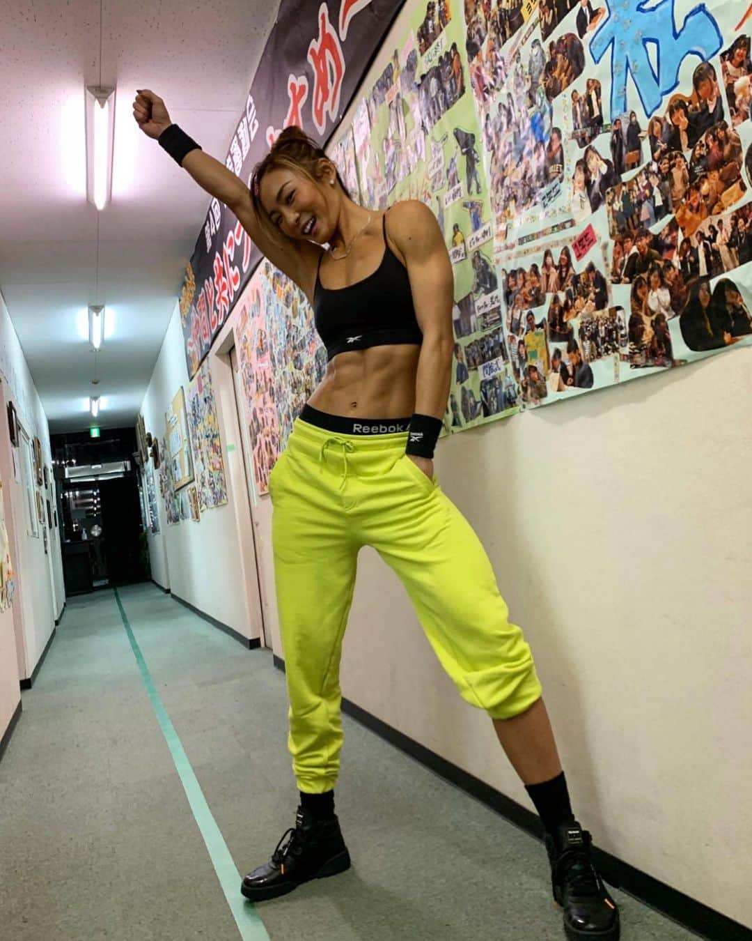 Aya（小山内あや）さんのインスタグラム写真 - (Aya（小山内あや）Instagram)「今日は埼玉県のとある学校へ💪🏼🔥 子どもの頃の私の最初の将来の夢。 実は「体育の先生」だったんです😌💭 何か今日は叶った感じ☺️ #子は宝 #やっぱり子ども大好き」12月3日 20時27分 - aya_fitness