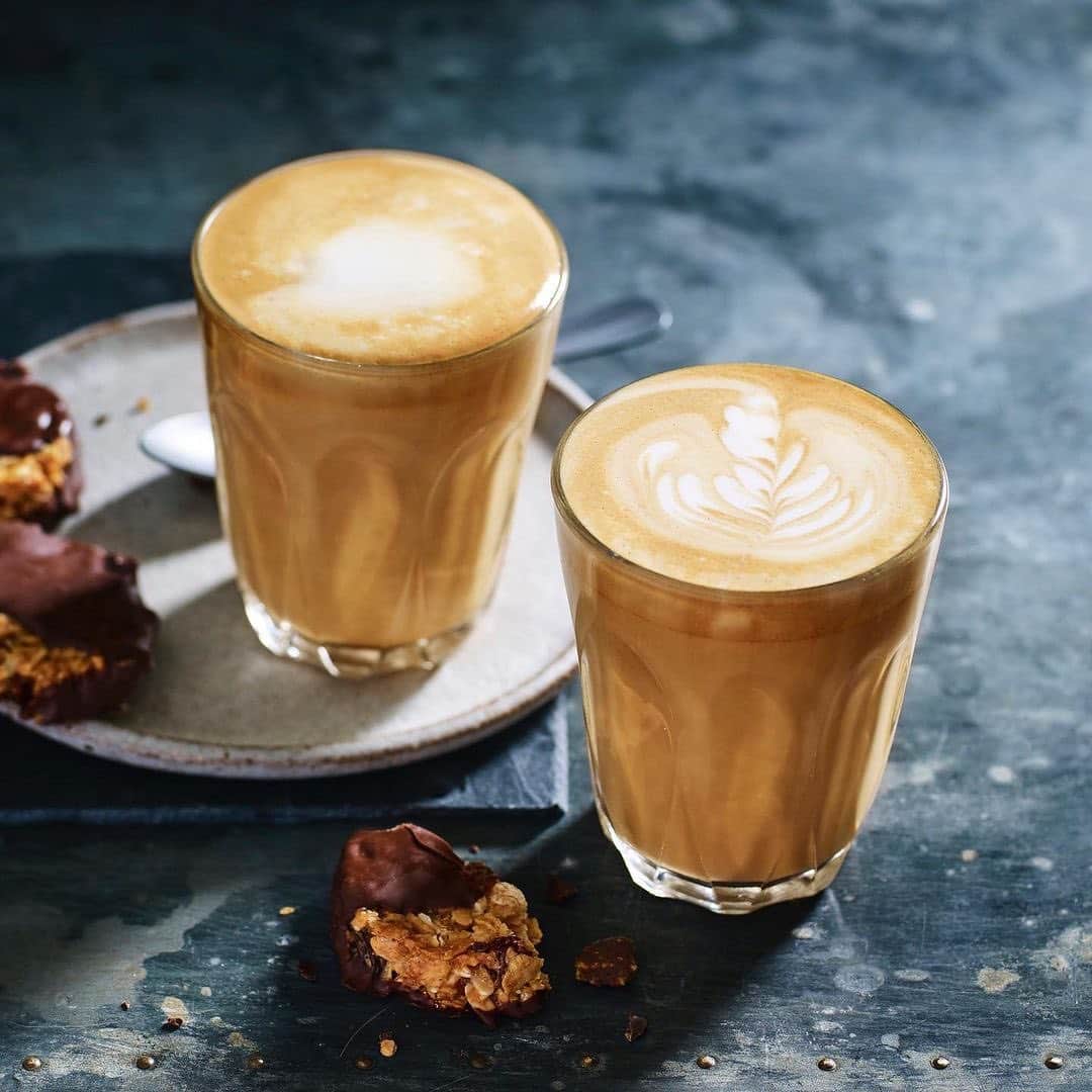 De'Longhi Sverigeのインスタグラム：「En (gärna flera) koppar kaffe om dagen är bra för magen ☕️ Hur dricker du helst ditt?  #seriousaboutcoffee #kaffekärlek #coffeelove」