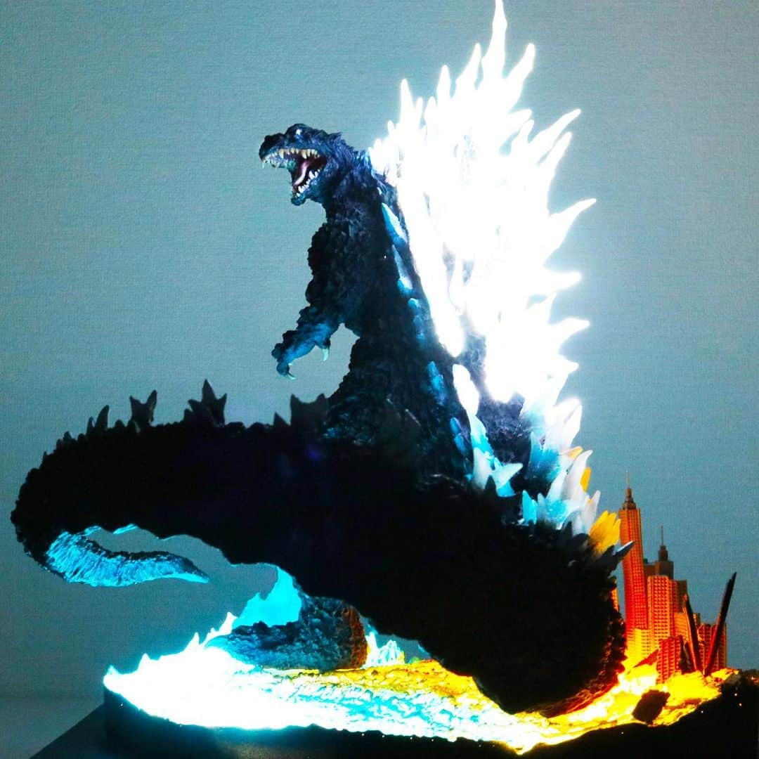 のインスタグラム：「さらば、ゴジラ。 #ゴジラ #ゴジラfinalwars  #さらばゴジラ #godzilla #godzillafinalwars  #生頼範義  #酒井ゆうじ #フィギュア #Monster #怪獣 #figure #ぎわちん」