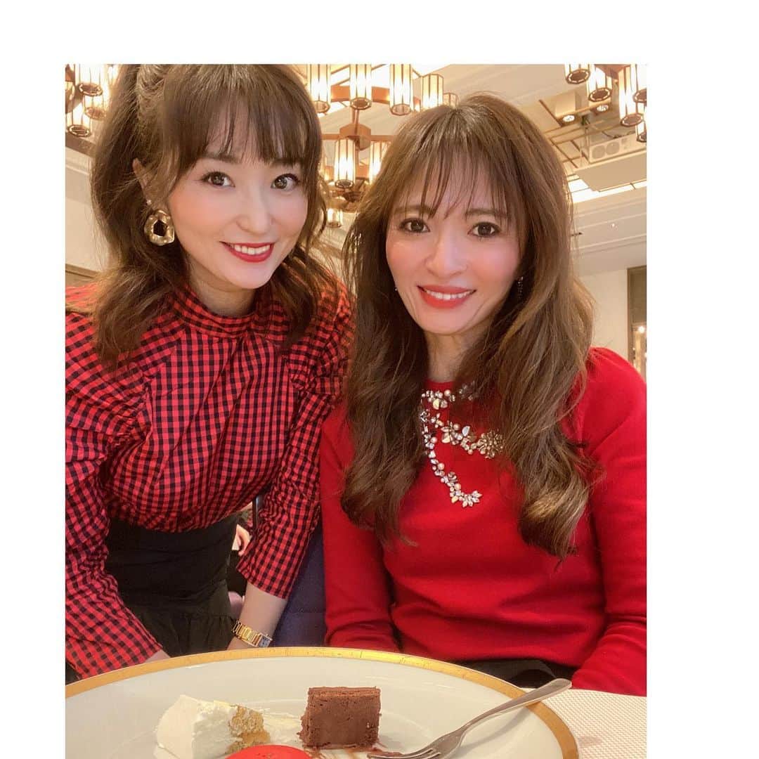 AriizumiEmaさんのインスタグラム写真 - (AriizumiEmaInstagram)「まみちゃん　　@mami_rcj  の前髪は、絶対可愛い❤️ ポニーテールと、前髪と、美顔とすごく可愛い💕  ・ #美女#可愛い#前髪」12月3日 20時40分 - ema_ariizumi