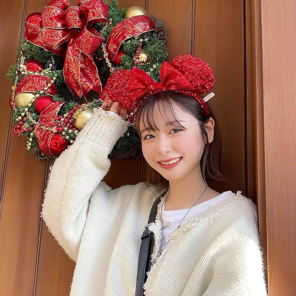 てぃーみきのインスタグラム：「ディズニー投稿ラストです🎄⛄🎅 クリスマス仕様のディズニー可愛かった₍ᐢ.ˬ.ᐢ₎ #ディズニー #ディズニーランド #disney #クリスマス」