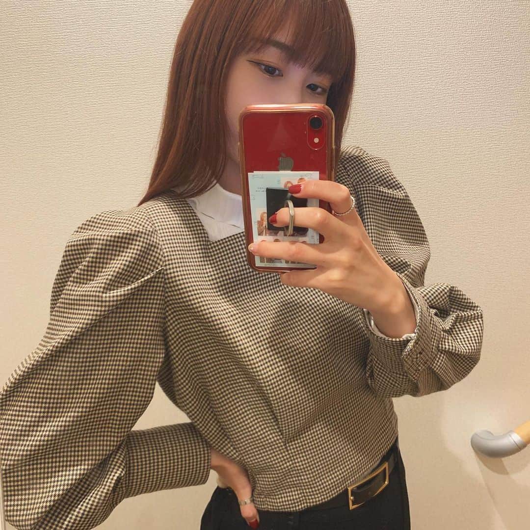鈴木えりかのインスタグラム：「12月🎅🏻 ドヤってるけど背中とお腹にカイロひとつずつ貼っておる🙄🎶」
