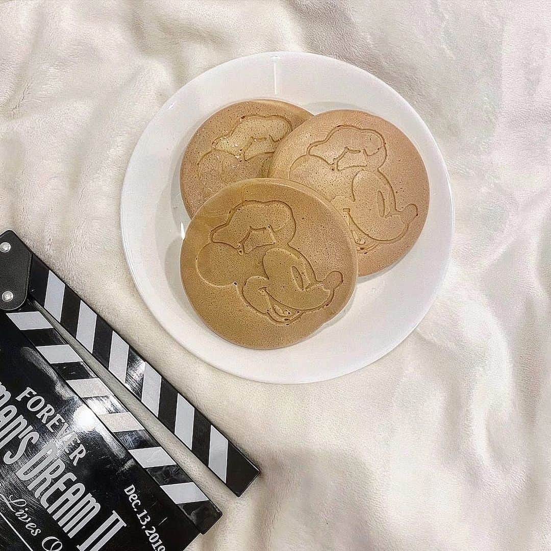 麻生果恩のインスタグラム：「かわいいの手に入れた🐭🥧 . . #ミッキーパンケーキ#パンケーキ#jk#instagood#instapic#instalike#lfl#l4likes#いいね返し#lfl」