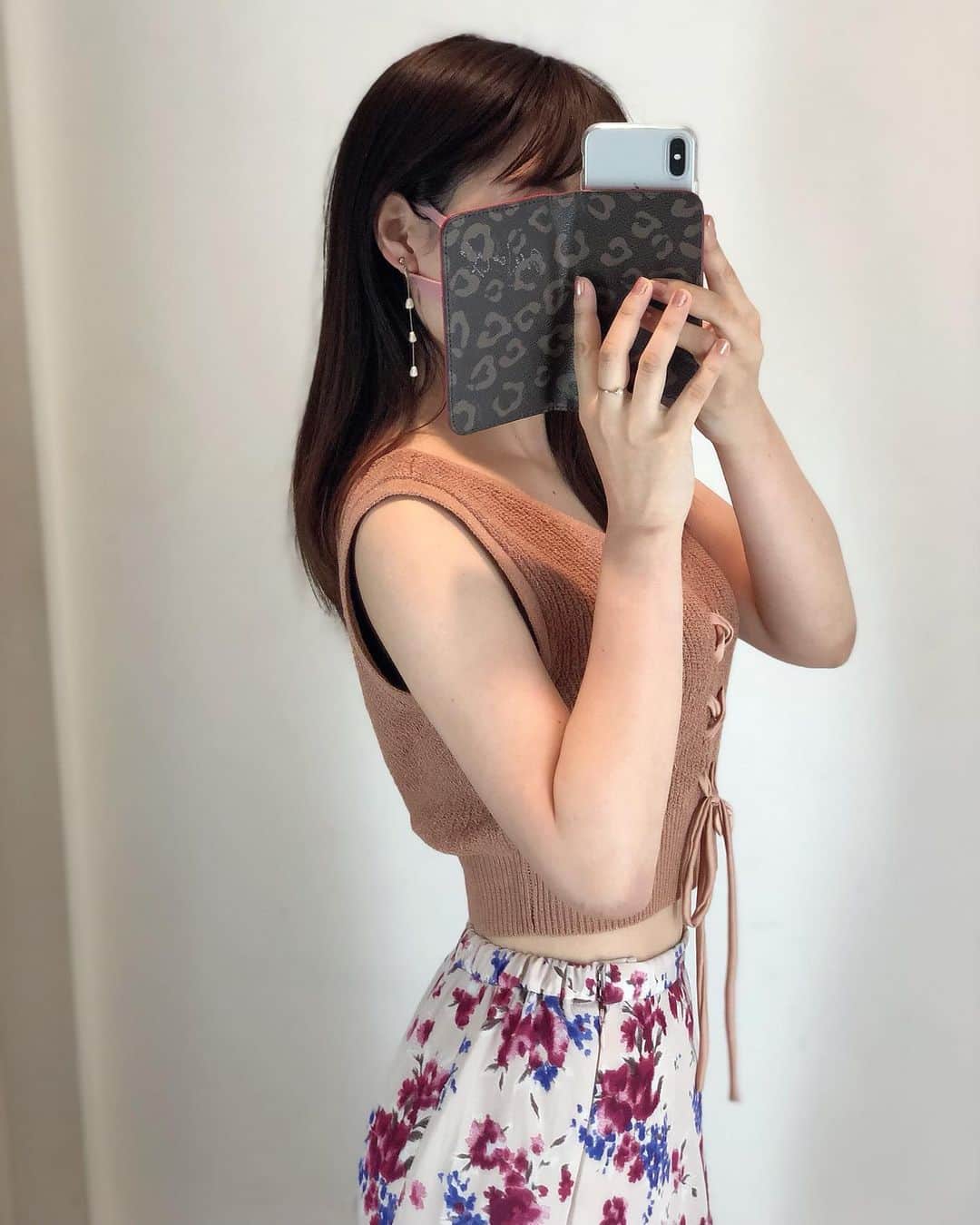 新谷美奈のインスタグラム：「はる。﻿ ﻿ 今日は朝からSSのサンプルチェックでした🌷﻿ この組み合わせが、どすとらいく💘☺️🌸🐝﻿ ﻿ @ninamew_official#Ninamew#ニーナミュウ#ゆめタウン#ゆめタウン佐賀#セレクトショップ#selectshop」