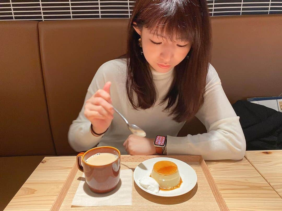 熱田久美さんのインスタグラム写真 - (熱田久美Instagram)「🍽Cafe&Meal MUJI / 渋谷〔東京〕 ------------------- どうしてもプリンが食べたかったので…🍮 本和香糖の焼きプリン！かため！ 税込400円で満足度高め🕊✨ ・ 今年も気づけば1ヶ月切りました！ 悔いなく！全力で！ ・ #shibuya #tokyo #mujicafe #muji #cafe #かふぇ #プリン #プリン部 #ぷりん #プリン好き」12月3日 20時54分 - kuumi1125