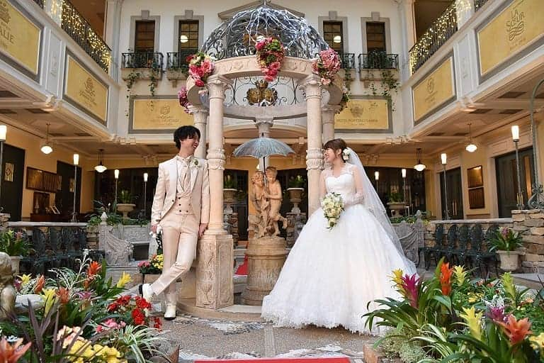 ホテルモントレ札幌のインスタグラム：「#「かわいい」が叶う #weddinghotel で #憧れの結婚式を .   @h_monterey_sapporo をフォローして #モントレ花嫁 のタグ付けで 素敵なフォトを♪ . . #モントレ #モントレ花嫁 #プレ花嫁 #卒花 #ドレス #タキシード #wedding #dress #結婚式場 #日本中のプレ花嫁さんと繋がりたい #北海道花嫁 #札幌花嫁 #道産子花嫁 #オンラインフェア #オンライン相談会 #bridalfair #結婚式 #ホテルウエディング #結婚式決行 #結婚式延期検討 #withコロナの結婚式 #withコロナ時代を楽しく #granmanie #駅近 #weddinghotel」