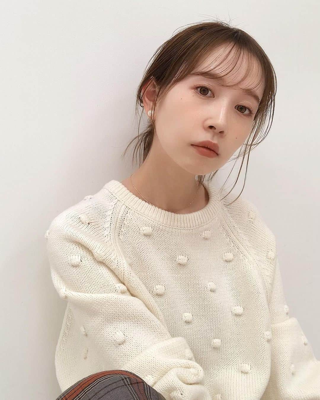 はれこのインスタグラム：「昨日(#はれここれ買う)に載せたフリルニットのシリーズ🥰♡ ぽこぽこしたドットがめっちゃかわいい🐹 . . (フリルもドットもちゃんと買いました🥺🏅) . #slobeiena #iena #baycrews #ベイクルーズ #はれここれ買った」