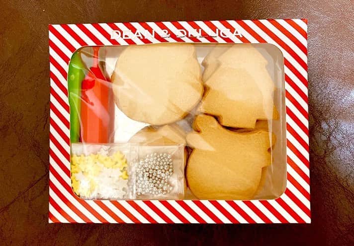 大河原あゆみさんのインスタグラム写真 - (大河原あゆみInstagram)「‎みてみて〜❤️  ‎できたよ〜！！  ‎手作りアイシングクッキー٩(๑❛ᴗ❛๑)۶  娘とクリスマスクッキー作りました✨🎄✨  DEAN＆DELUCAの手作りセットが優秀でかわいい❤️  クッキーから綺麗に焼く自信はありません⛄️笑 ・ #アイシングクッキー #クリスマスクッキー #クッキー　#クリスマス #サンタクッキー #クリスマスツリークッキー #deananddeluca」12月3日 21時22分 - ayumiookawara