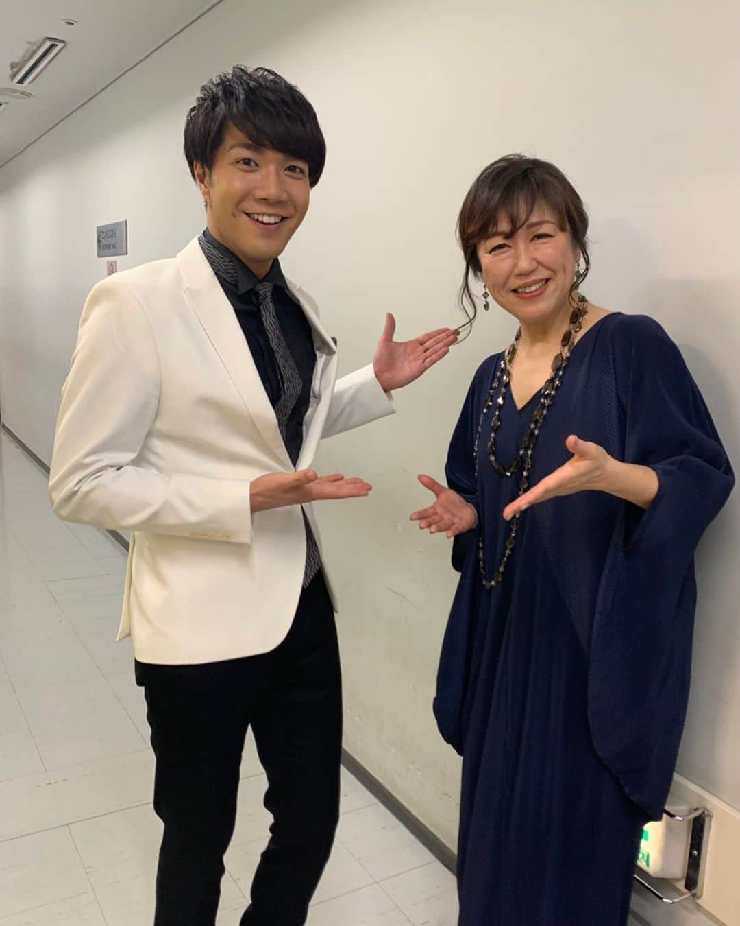 中澤卓也さんのインスタグラム写真 - (中澤卓也Instagram)「今日もテレビ収録が無事に終了！地元の長岡花火でもお馴染みの、沢田知可子さんとお写真📸✌️「会いたい」を生で聴けて、最高でした🥺ありがとうございました！ #テレビ収録 #沢田知可子 さん #会いたい #長岡花火 #空を見上げてごらん #お疲れ様でした #日本クラウン #北のたずね人 #中澤卓也」12月3日 21時24分 - takuya_nakazawa.118