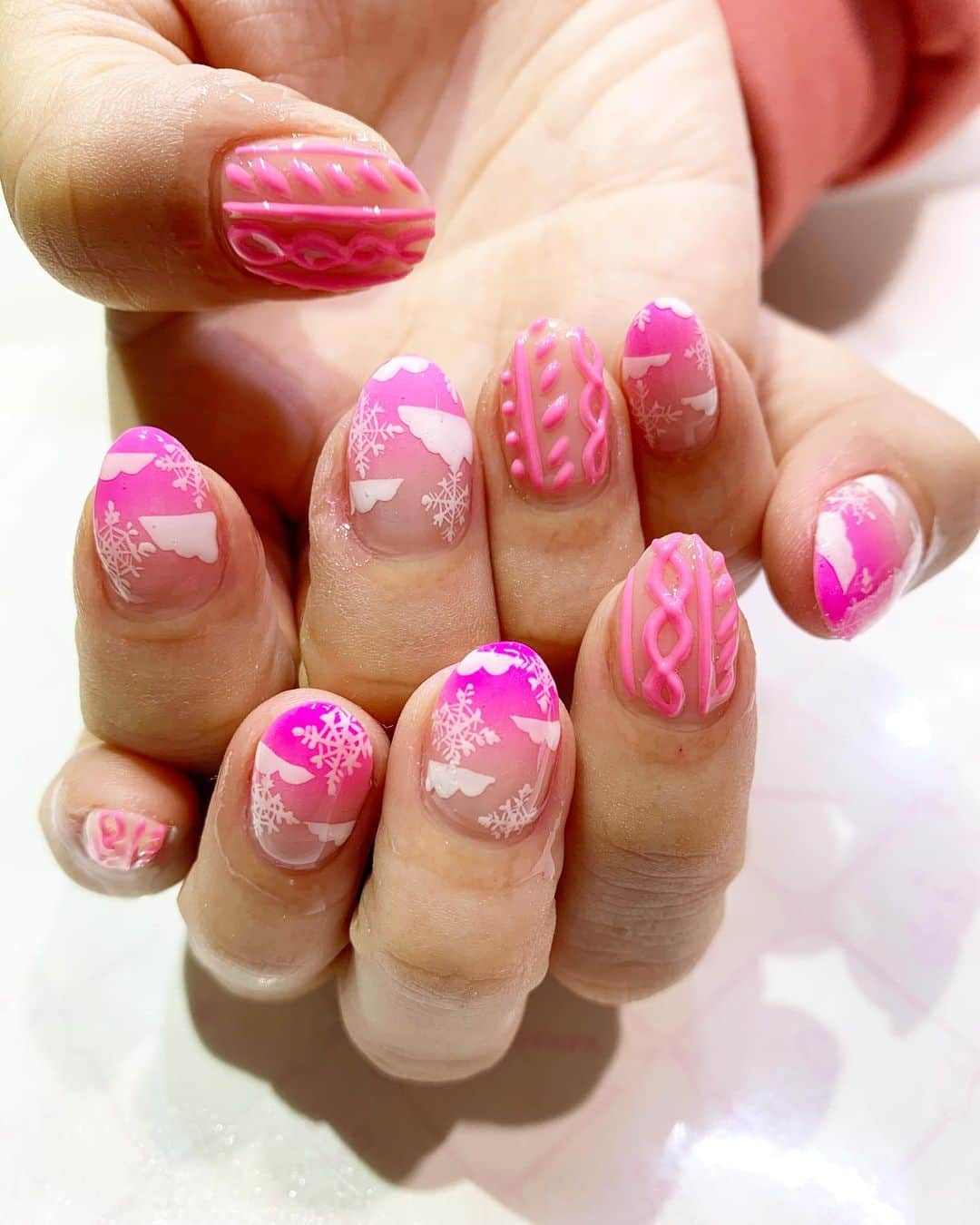 mamijinguのインスタグラム：「☁️☃️  #jillandlovers #nail #nailart #paragel #gelneil#gel #ネイル #ネイルアート #me #look #love #かわいい」