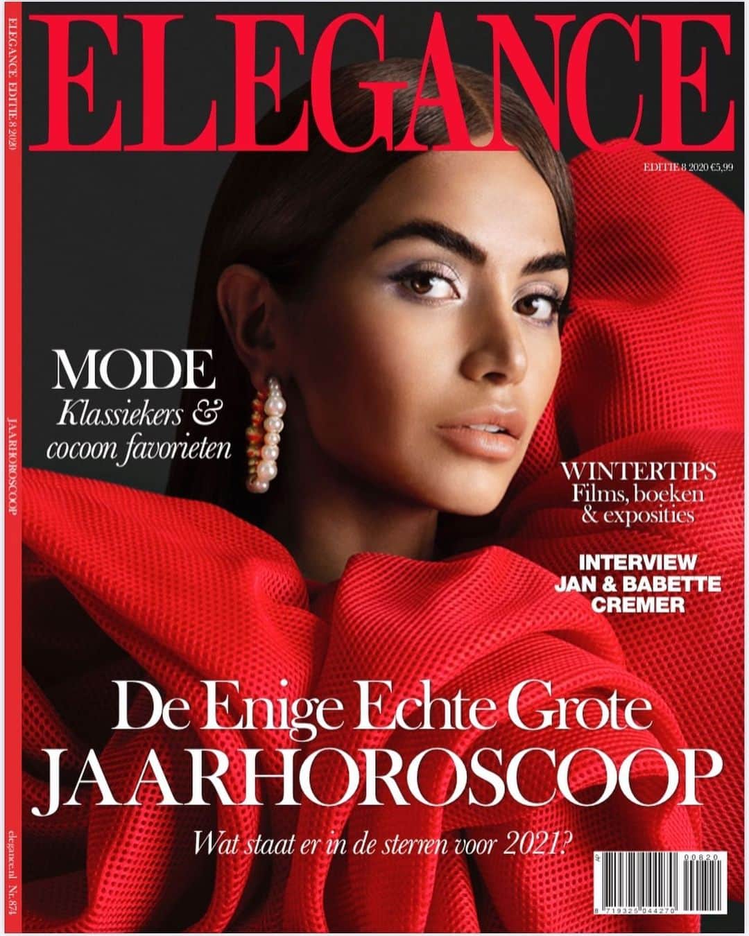 Diipa Büller-Khoslaのインスタグラム：「Can’t believe I’m typing this: My 15th cover! 😳😍And what’s even more incredible, I’m in my fav colour!! 😜❤️❤️  My first cover for @elegance_nl did so well a few months ago, the team decided to do a second cover with 10 page cover story inside. Magazine will in stands all over the Netherlands this month.   This might well be one of my most dramatic and favourite cover shoots everrrr! Which look is your favourite? ✨❤️  Dream Team: Editor in chief @hildefeathers  Creative director @pedrojjdias  Photography @studiomartijnsenders Hair @sokolov_yevgen   Cover look: @ysl and @benchellal  All other looks tagged on photos.」