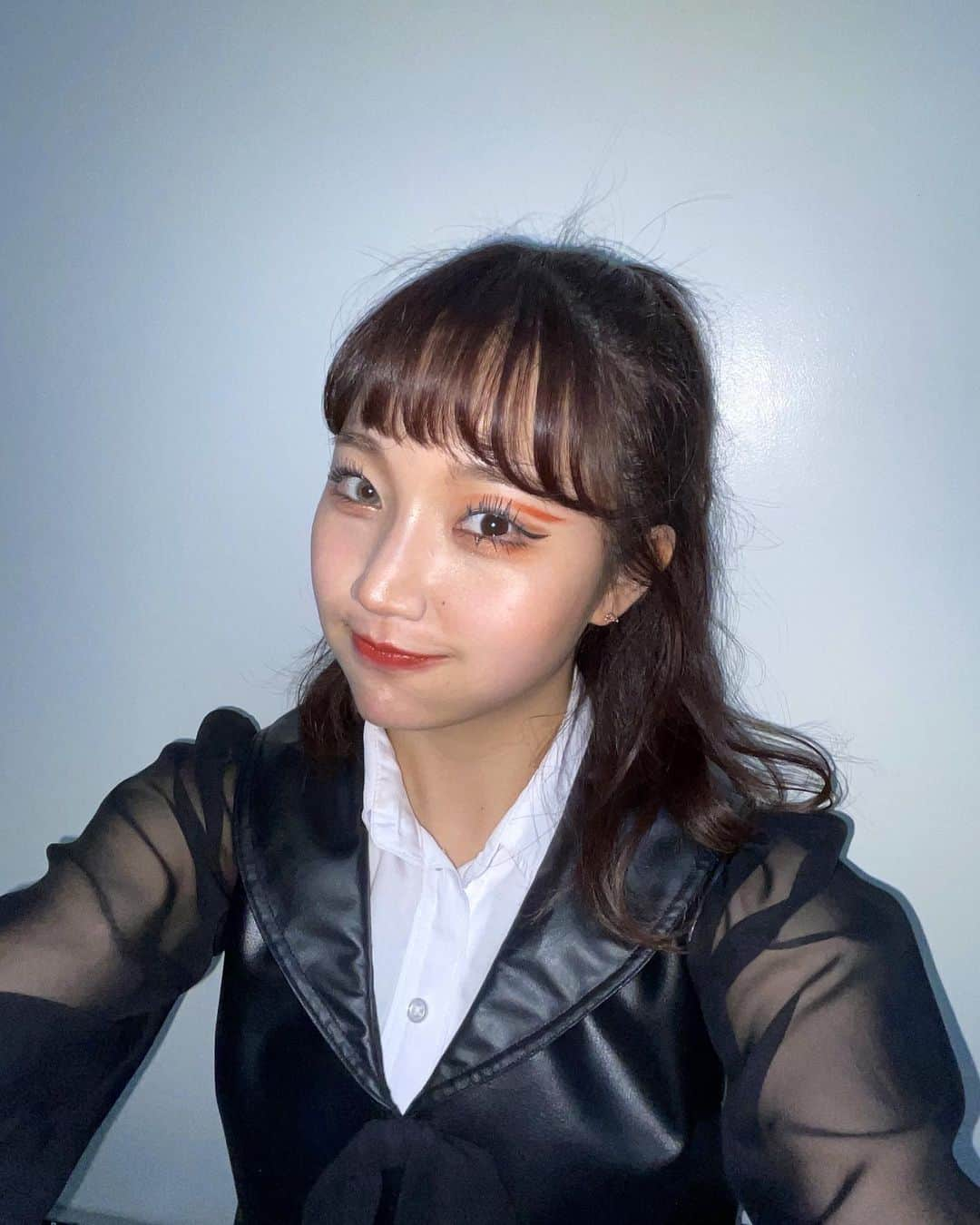 山田野絵のインスタグラム：「公演ありがとうございました✌️✌️🤤 #アホ毛」