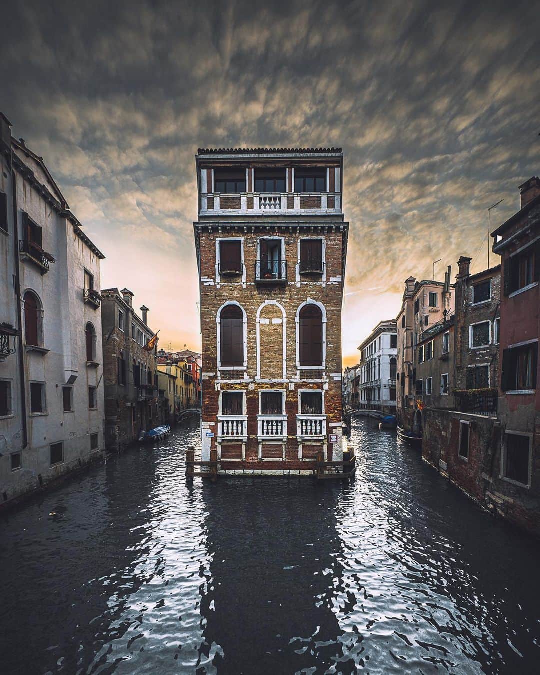 Thomas Kakarekoのインスタグラム：「venice days 1-5, what‘s your favorite from this set? #venice」